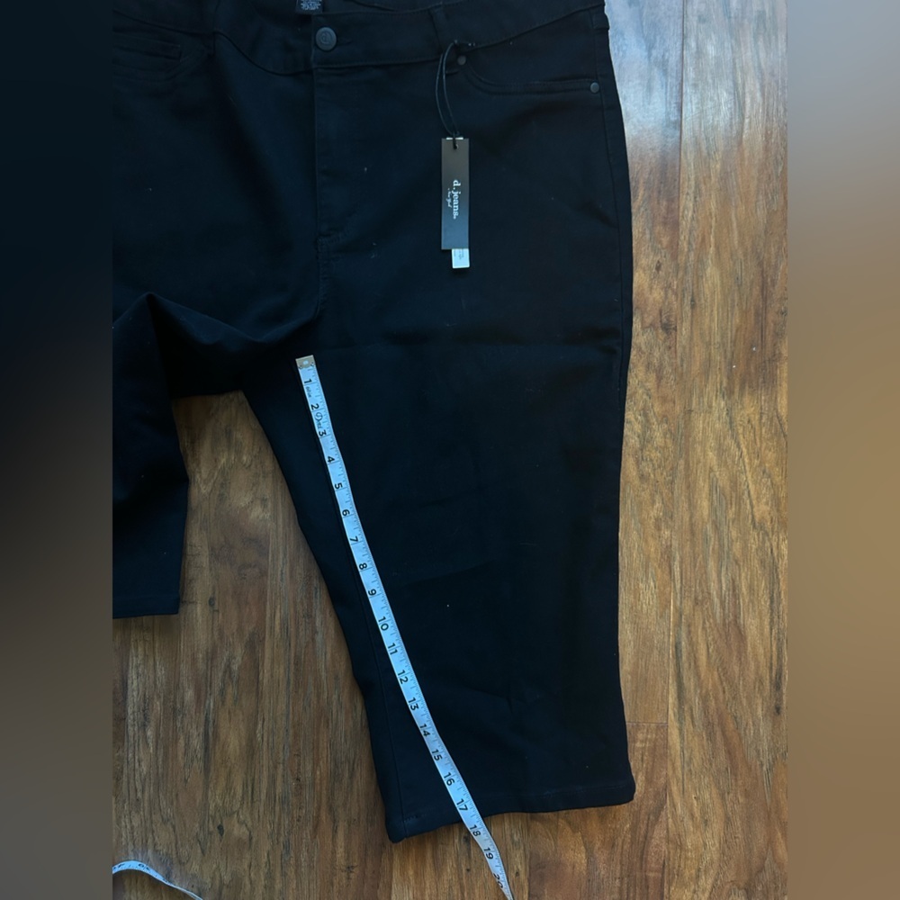 D. Jeans Black Denim Capri Pants Women’s Size 22W NWT 🖤 - Picture 7 of 8